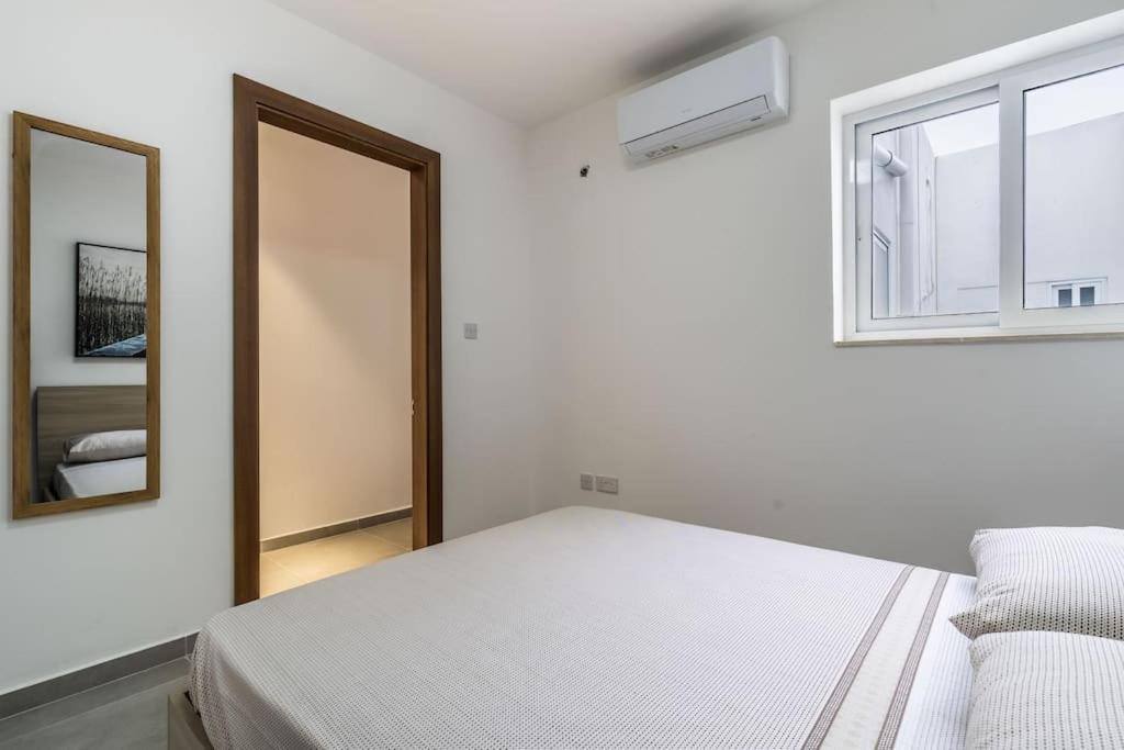 Apartamento Penthouse In St Paul's Bay Exterior foto